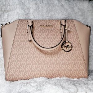 ♦️Michael Kors Handbag♦️